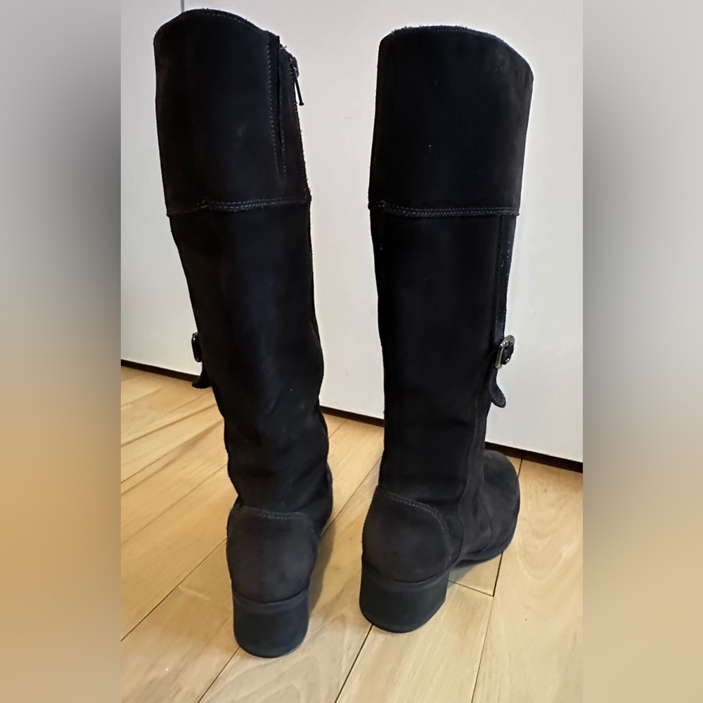 La Canadienne Brown Suede Knee-High Waterproof Boots - Picture 8 of 12